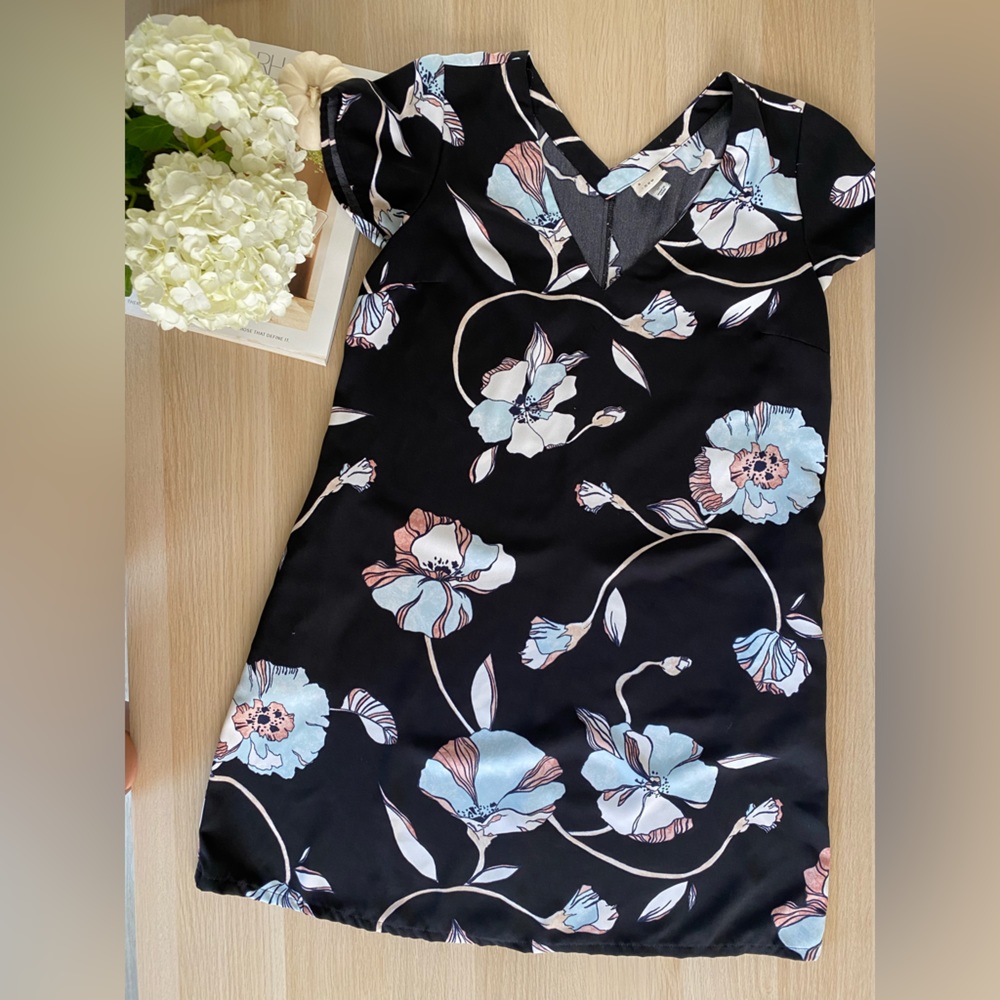 Floral v neck dress